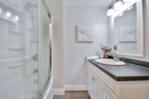Photo 12 at 86 Henry Street, Queen's Park, Barrie
