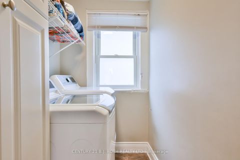 Photo 13 at 86 Henry Street, Queen's Park, Barrie