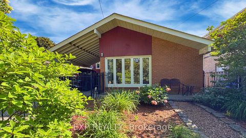 Photo 1 at 6 Abbottswood Road, Bendale, Toronto