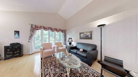 Photo 3 at 6 Abbottswood Road, Bendale, Toronto