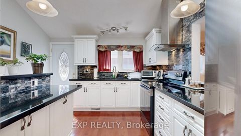 Photo 11 at 6 Abbottswood Road, Bendale, Toronto