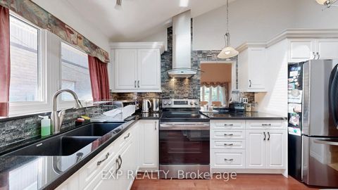 Photo 12 at 6 Abbottswood Road, Bendale, Toronto