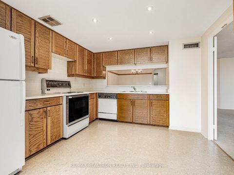 Photo 11 at 703 - 5444 Yonge Street, Willowdale West, Toronto