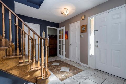 Photo 2 at 21 Barwick Drive, West Bayfield, Barrie