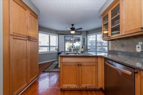 Photo 8 at 21 Barwick Drive, West Bayfield, Barrie