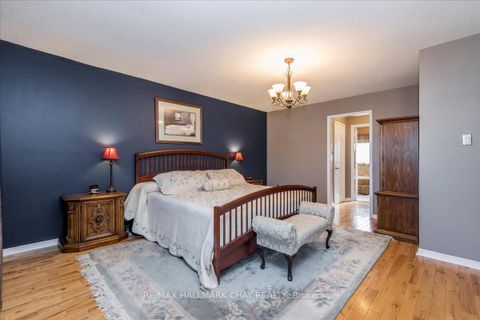 Photo 22 at 21 Barwick Drive, West Bayfield, Barrie