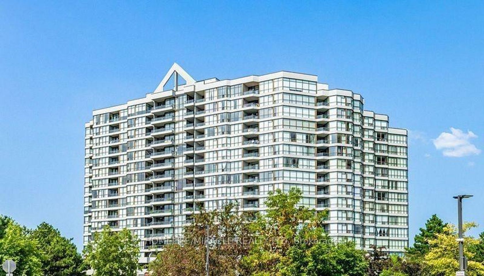 114 - 1 Rowntree Road, Jamestown, Toronto photo number 2 114 - 1 Rowntree Road, Jamestown, Toronto photo number 2
