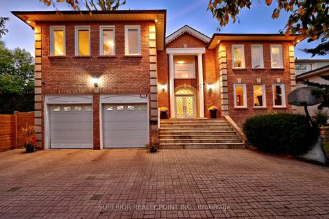 Photo 1 at 186 Oxford Street, Mill Pond, Richmond Hill