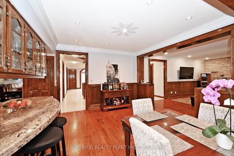 Photo 15 at 186 Oxford Street, Mill Pond, Richmond Hill