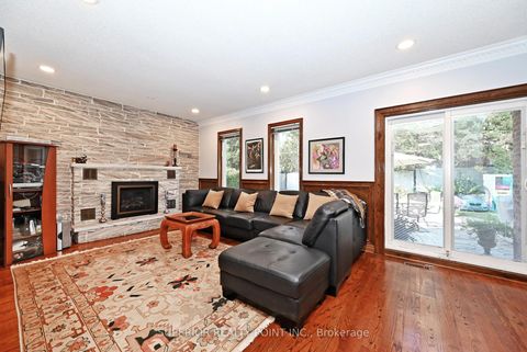 Photo 17 at 186 Oxford Street, Mill Pond, Richmond Hill