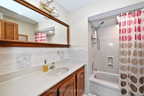 Photo 32 at 186 Oxford Street, Mill Pond, Richmond Hill