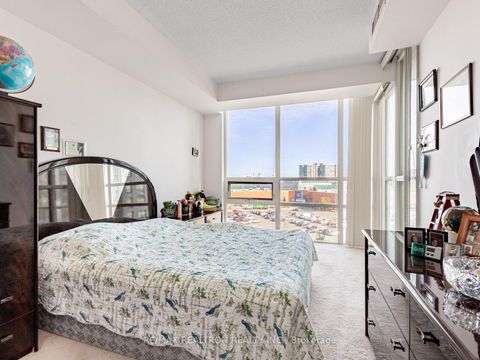 Photo 7 at 608 - 100 Promenade Circle, Brownridge, Vaughan