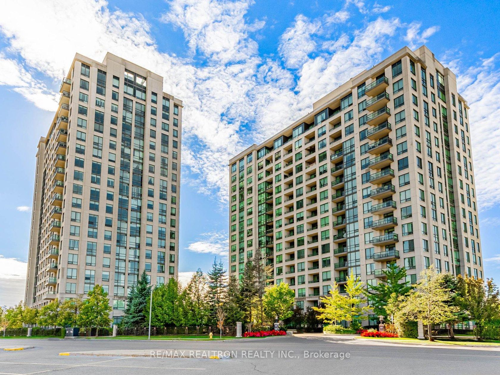608 - 100 Promenade Circle, Brownridge, Vaughan  by Loree Meneguzzi Real Estate 608 - 100 Promenade Circle, Brownridge, Vaughan