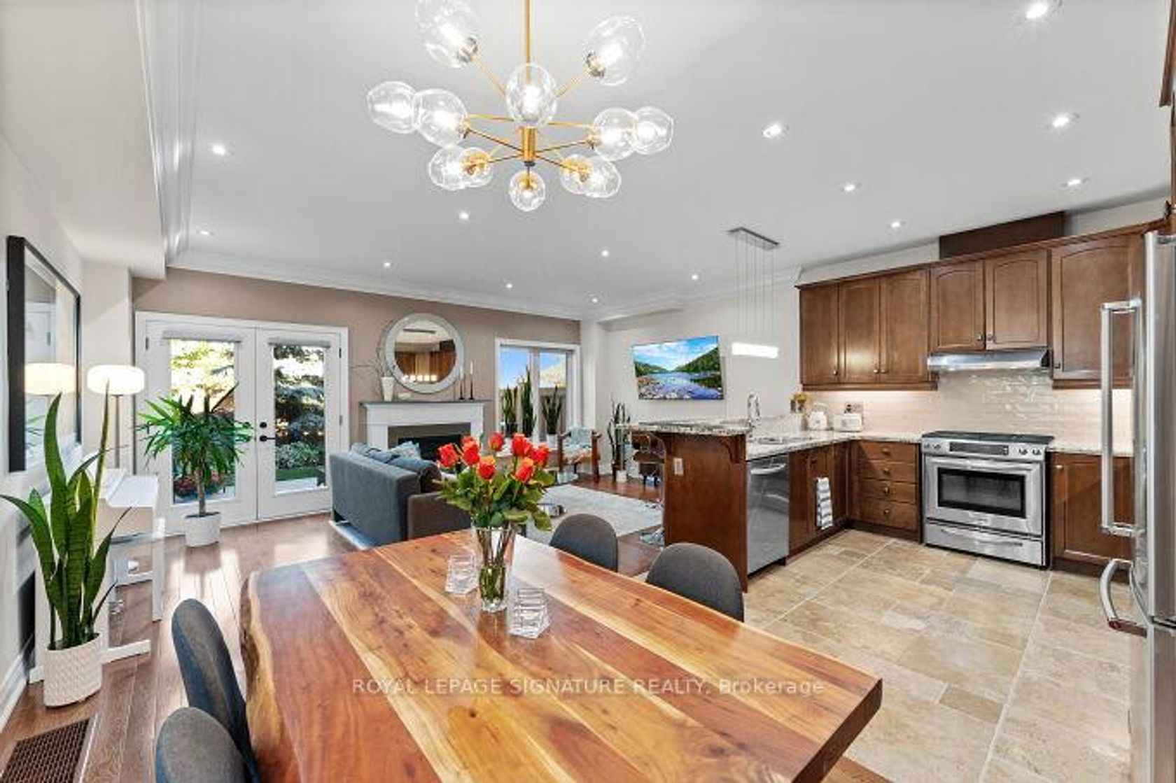 Photo 5 at 442 Valermo Drive, Alderwood, Toronto Photo 5 at 442 Valermo Drive, Alderwood, Toronto