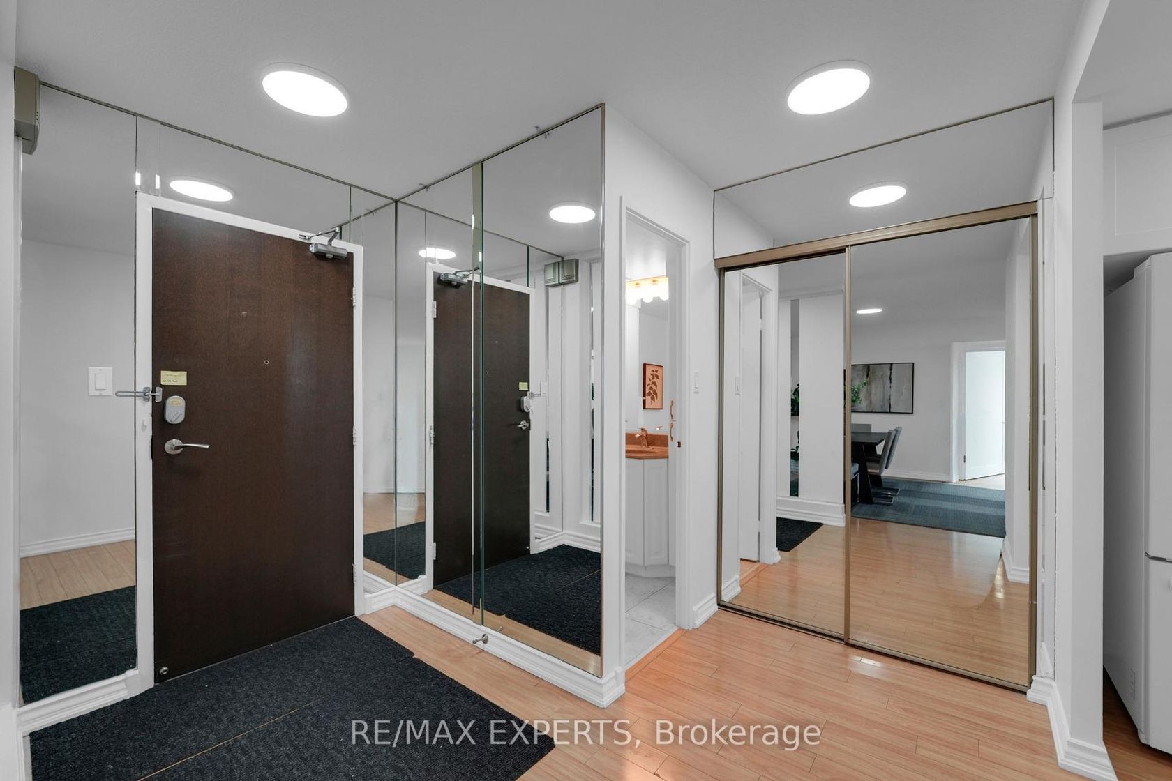 Photo 3 at 1811 - 2350 Bridletowne Circle, L'Amoreaux, Toronto Photo 3 at 1811 - 2350 Bridletowne Circle, L'Amoreaux, Toronto