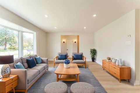 Photo 3 at 262 Duckworth Street, Codrington, Barrie Photo 3 at 262 Duckworth Street, Codrington, Barrie