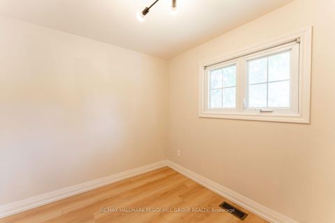 Photo 11 at 262 Duckworth Street, Codrington, Barrie