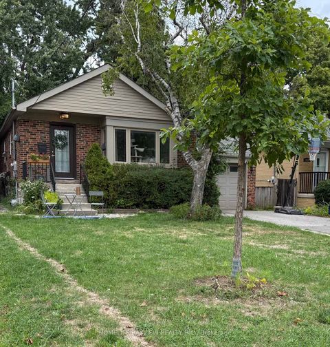 Photo 2 at 170 Franklin Avenue, Westgate, Toronto