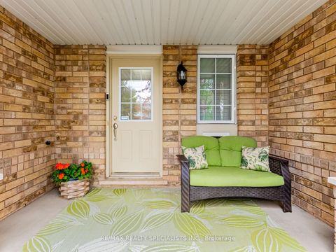 Photo 2 at 2418 Baintree Crescent, WM Westmount, Oakville