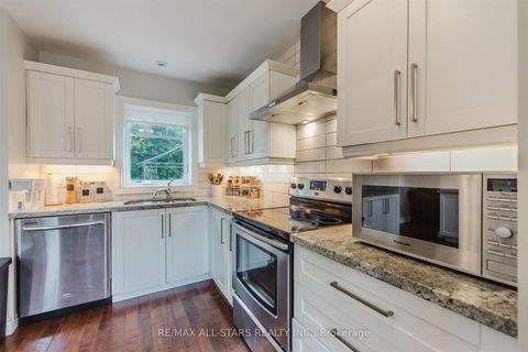 Photo 5 at 27 Martindale Road, Cliffcrest, Toronto