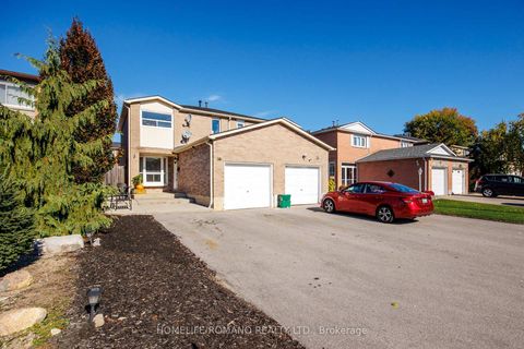 Photo 2 at 36 Brougham Drive, East Woodbridge, Vaughan