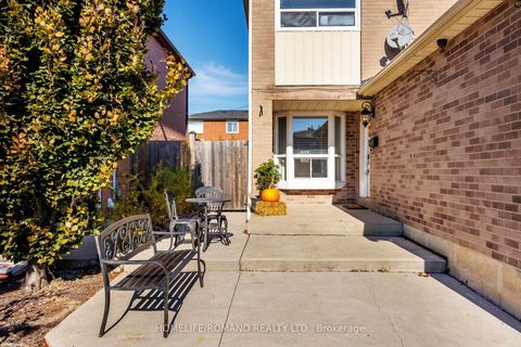 Photo 3 at 36 Brougham Drive, East Woodbridge, Vaughan Photo 3 at 36 Brougham Drive, East Woodbridge, Vaughan