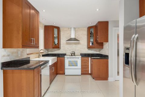 Photo 11 at 36 Brougham Drive, East Woodbridge, Vaughan