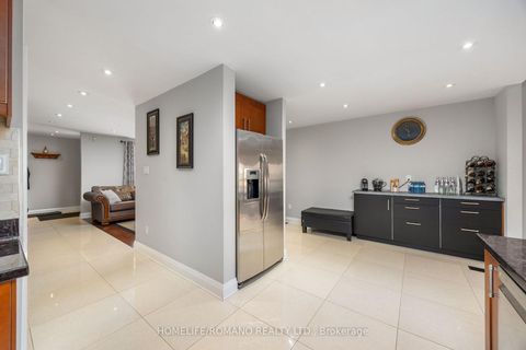 Photo 14 at 36 Brougham Drive, East Woodbridge, Vaughan