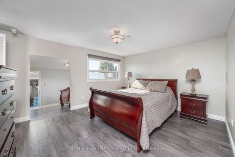 Photo 18 at 36 Brougham Drive, East Woodbridge, Vaughan