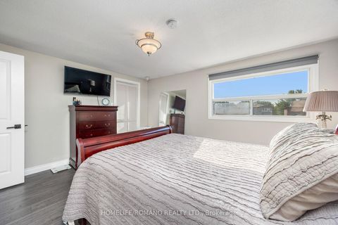 Photo 20 at 36 Brougham Drive, East Woodbridge, Vaughan