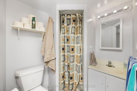 Photo 28 at 36 Brougham Drive, East Woodbridge, Vaughan