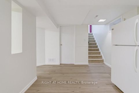 Photo 33 at 742 Beman Drive, Leslie Valley, Newmarket