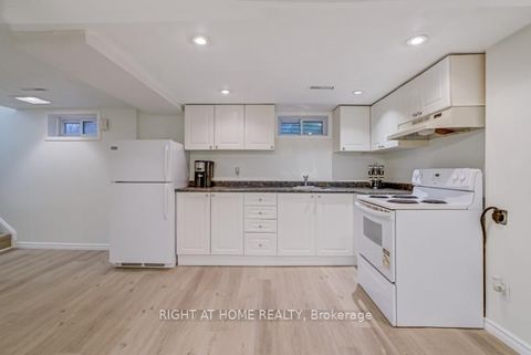 Photo 34 at 742 Beman Drive, Leslie Valley, Newmarket