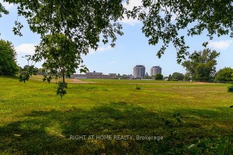Photo 42 at 742 Beman Drive, Leslie Valley, Newmarket