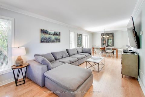 Photo 2 at 2 Chelway Road, Woburn, Toronto