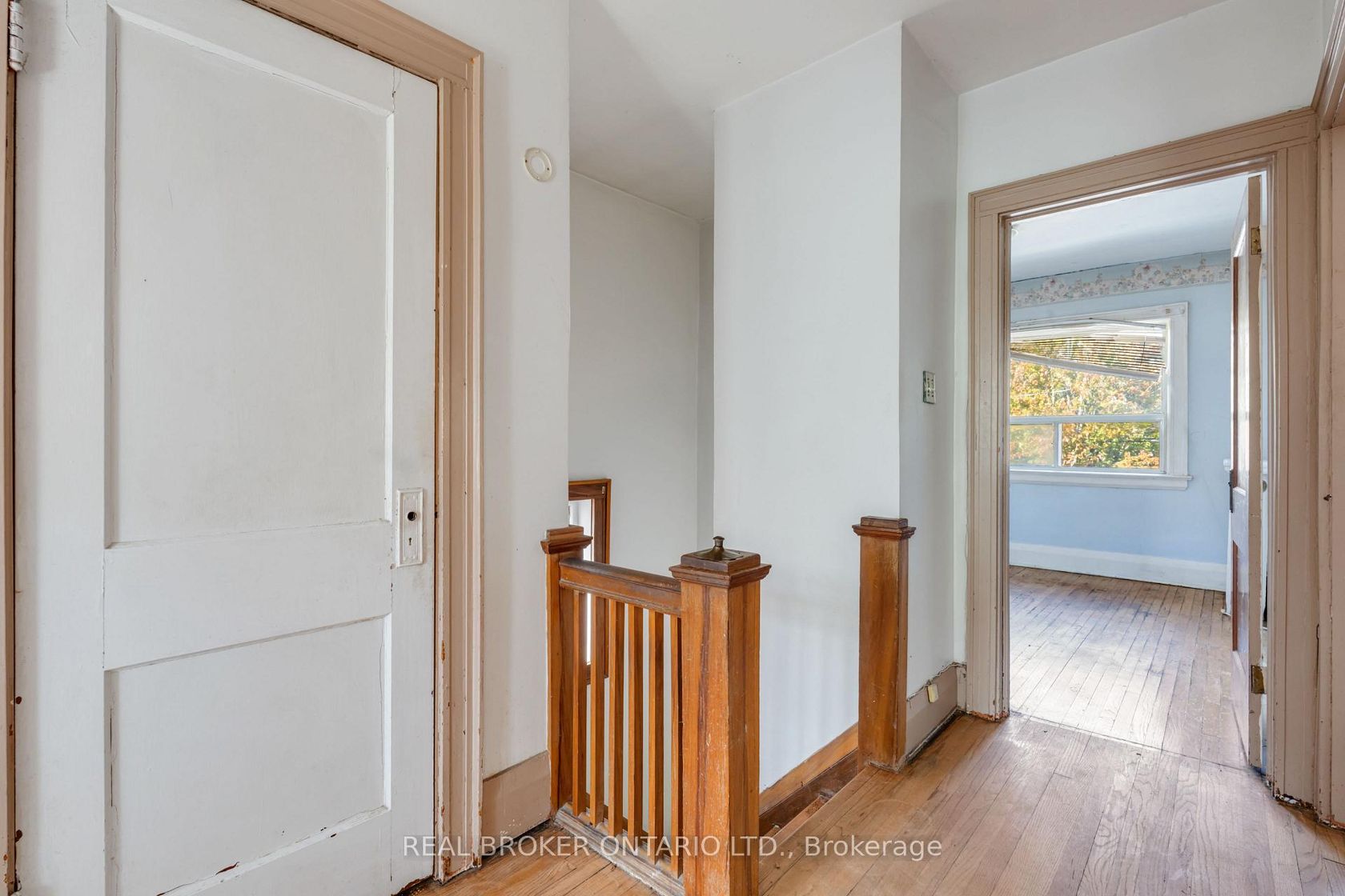 Photo 12 at 19 Lessard Avenue, Lambton Baby Point, Toronto Photo 12 at 19 Lessard Avenue, Lambton Baby Point, Toronto