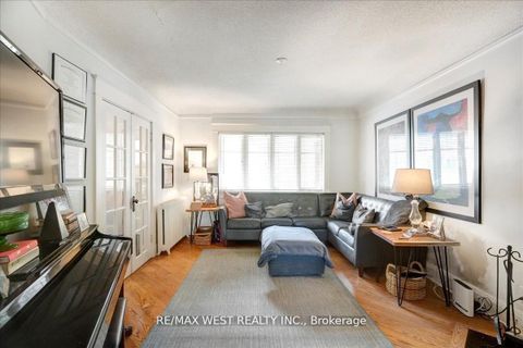 Photo 3 at 30 Glendale Avenue, Swansea, Toronto Photo 3 at 30 Glendale Avenue, Swansea, Toronto