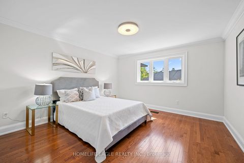 Photo 18 at 31 Modesto Gardens, Islington Woods, Vaughan