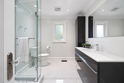 Photo 20 at 31 Modesto Gardens, Islington Woods, Vaughan