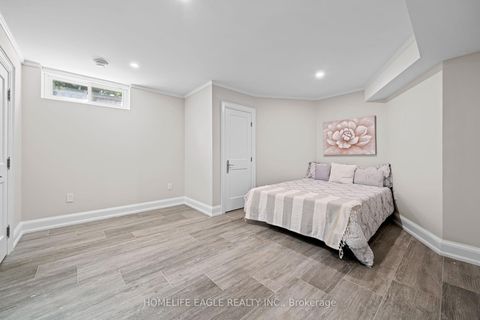 Photo 25 at 31 Modesto Gardens, Islington Woods, Vaughan