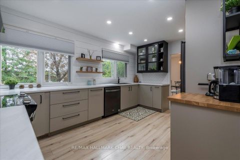 Photo 12 at 56 Marshall Street, Allandale Centre, Barrie