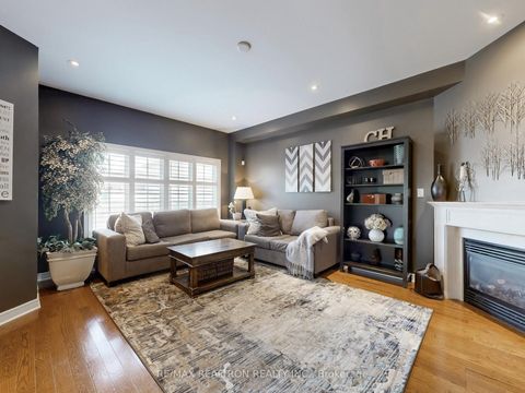 Photo 4 at 44 Rivermill Crescent, Patterson, Vaughan