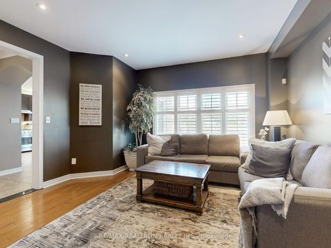 Photo 5 at 44 Rivermill Crescent, Patterson, Vaughan