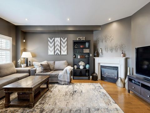 Photo 6 at 44 Rivermill Crescent, Patterson, Vaughan