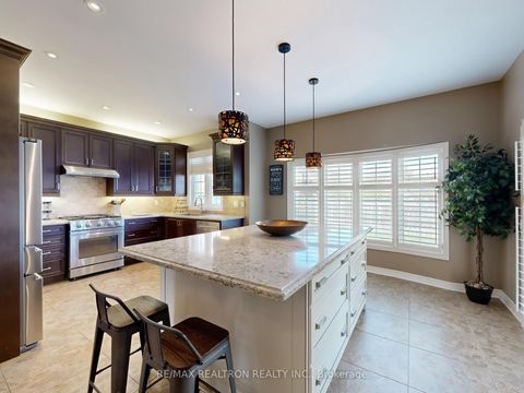 Photo 12 at 44 Rivermill Crescent, Patterson, Vaughan