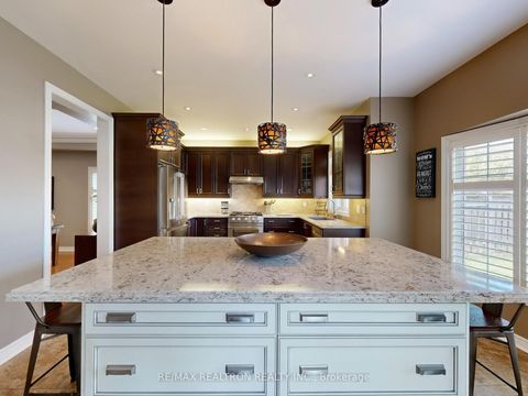 Photo 13 at 44 Rivermill Crescent, Patterson, Vaughan