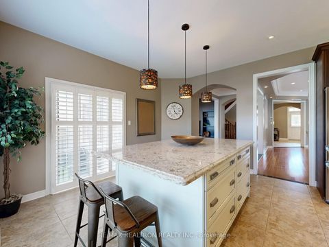 Photo 15 at 44 Rivermill Crescent, Patterson, Vaughan