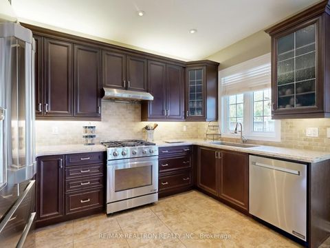 Photo 17 at 44 Rivermill Crescent, Patterson, Vaughan