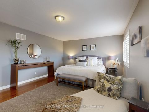 Photo 27 at 44 Rivermill Crescent, Patterson, Vaughan