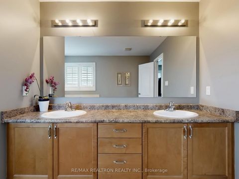 Photo 30 at 44 Rivermill Crescent, Patterson, Vaughan